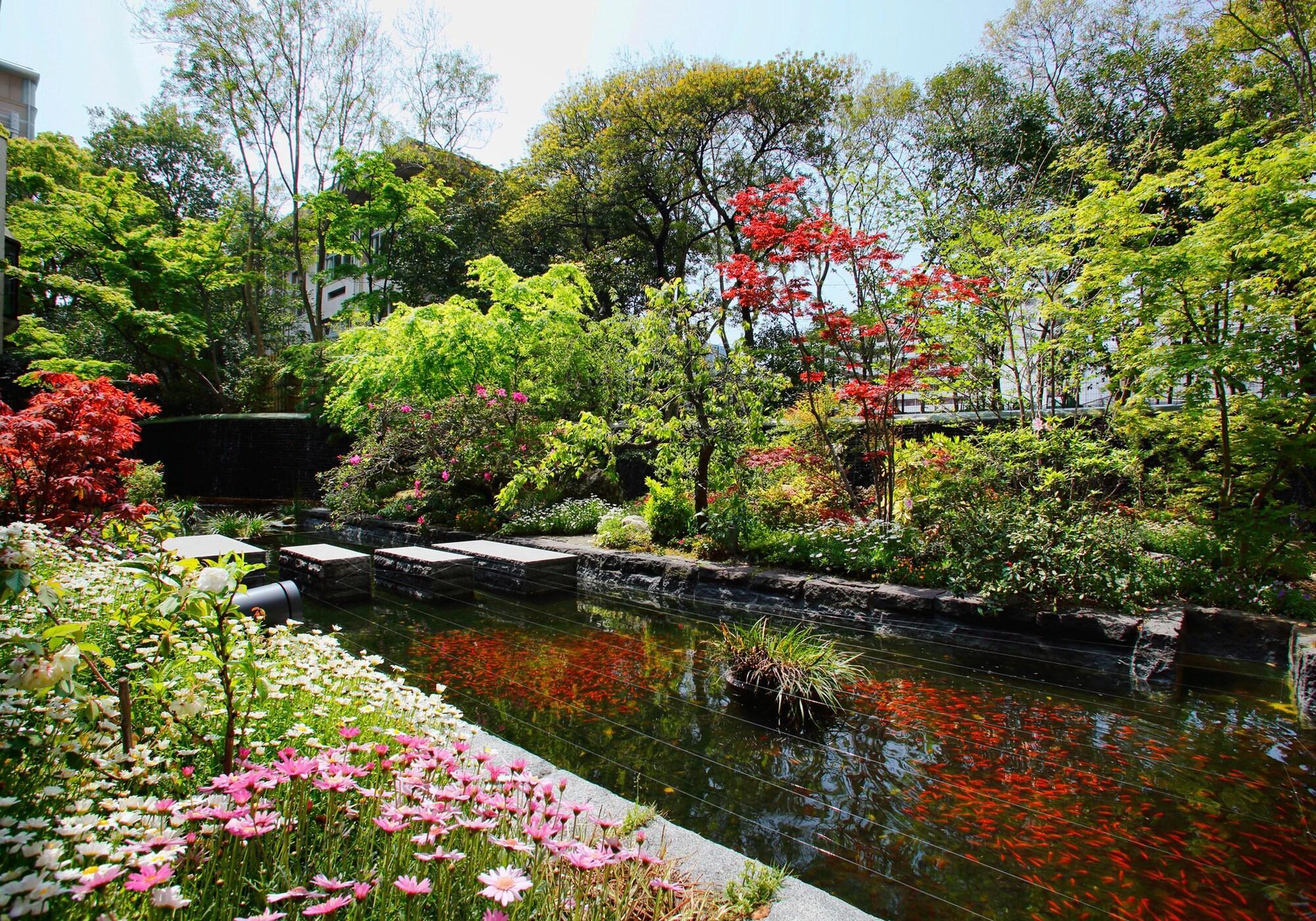 Nishitetsu Grand Hotel 4*